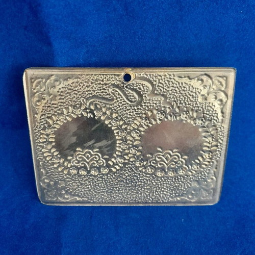 Gold-plated votive offering in excellent condition