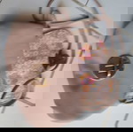  Τσαντακι