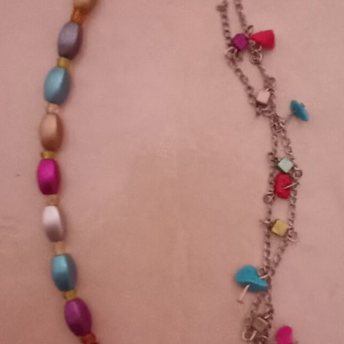 Necklace like new, multicolored