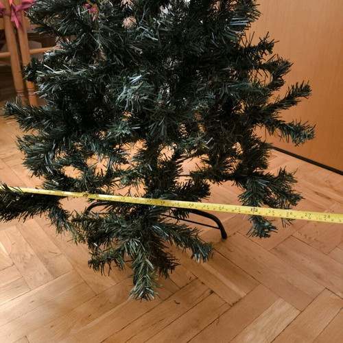 Christmas tree like new, height 1.10 m and diameter 70 cm