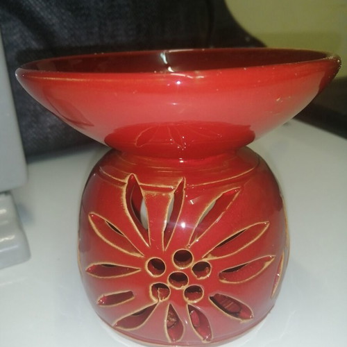 Aromatherapy burner like new, 10 cm height and 11 cm diameter