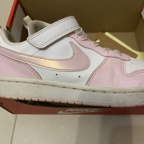 Nike athletic shoes like new, size 34, white and pink