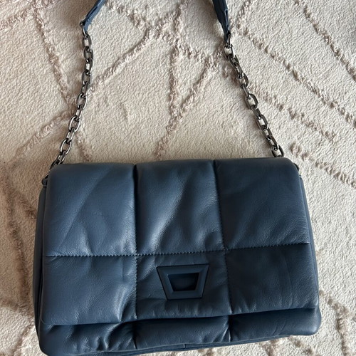 Zara blue quilted shoulder bag like new with chain strap
