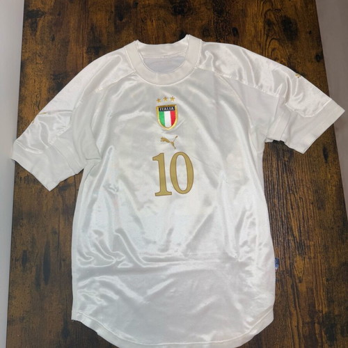 Francesco Totti Italy Euro 2004 Away Jersey used, authentic