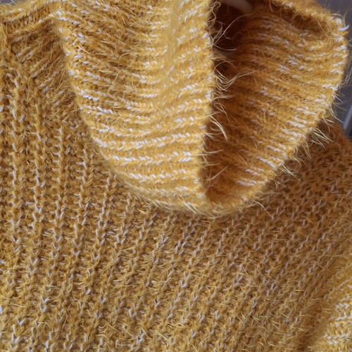 Bershka yellow sweater like new, size S