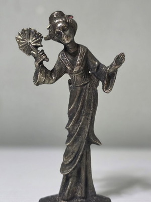 Vintage Geisha Figurine with Fan used