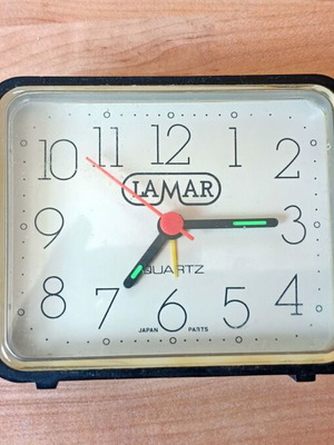 Lamar retro desk clock with Japanese quartz mechanism, used