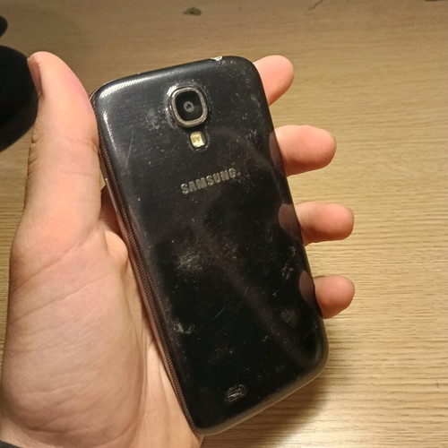 Samsung J5 2016 and S4 used for parts without working screens