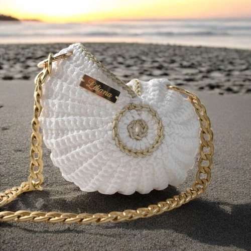 Handmade Shell Shoulder Bag black and white