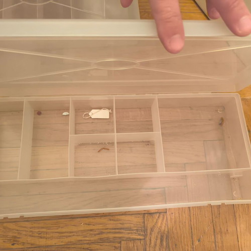 Plastic organizer case like new with compartments and lid