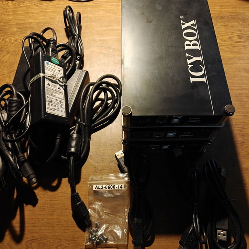 Icy Box 3-Pack External Enclosures for 3.5'' Sata HDDs used