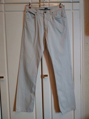 Lee pants W34 like new, thin fabric, off white