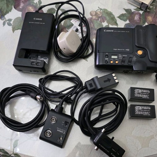 Canon still video camera rc-251 used, battery does not hold