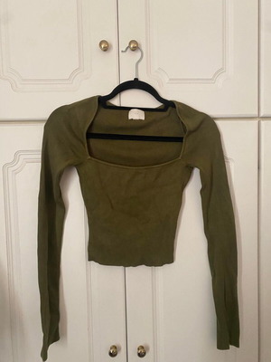 Long-sleeve olive green rib top H&M like new, size XS-S