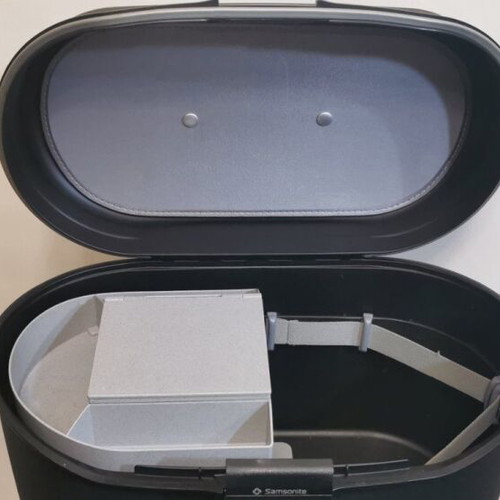 Samsonite Vintage Beauty Case like new with mirror and lock
