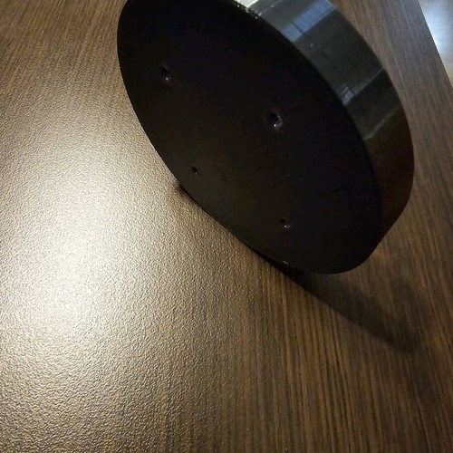 Bowens mount 3d printed used, approximately 12cm diameter