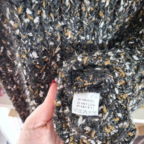 Knitted sleeveless top Nicola gray like new