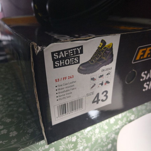 Men's work boots size 44 new, black and gray
