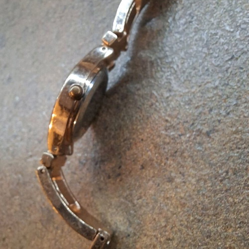Women's quartz watch rose gold tone used