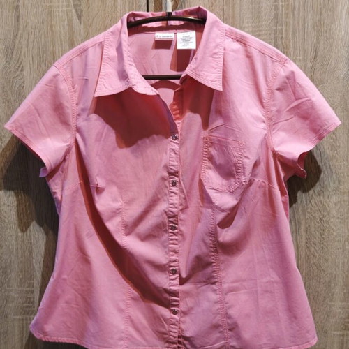 No Boundaries women's shirt pink like new, size L