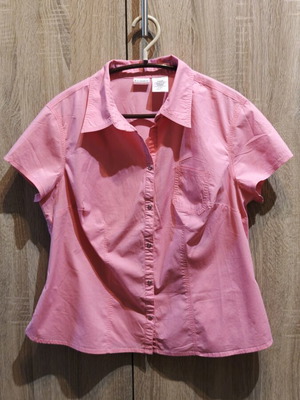 No Boundaries women's shirt pink like new, size L
