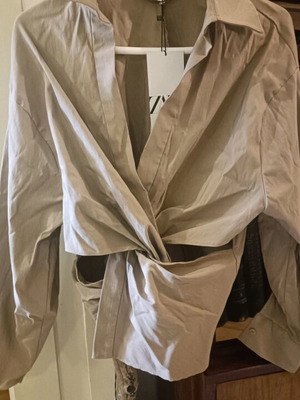 Zara blouse with cutout new, elastic, size S