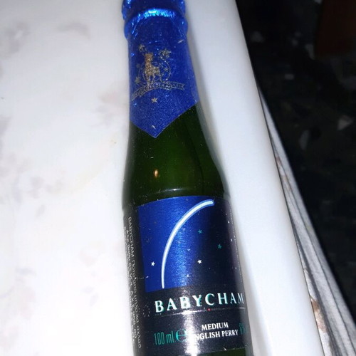 Babycham напитка от ябълка и круша 6% алкохол запечатана 100 мл колекционерска нова