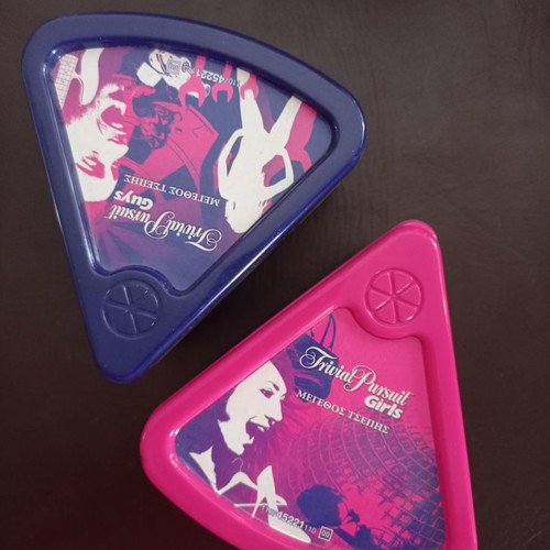 Hasbro Trivial Pursuit Bite Girls Vs Guys used