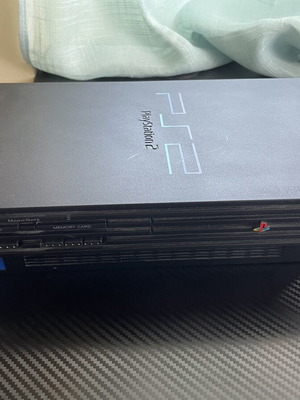 PlayStation 2 Fat console used, suitable for parts or collectors