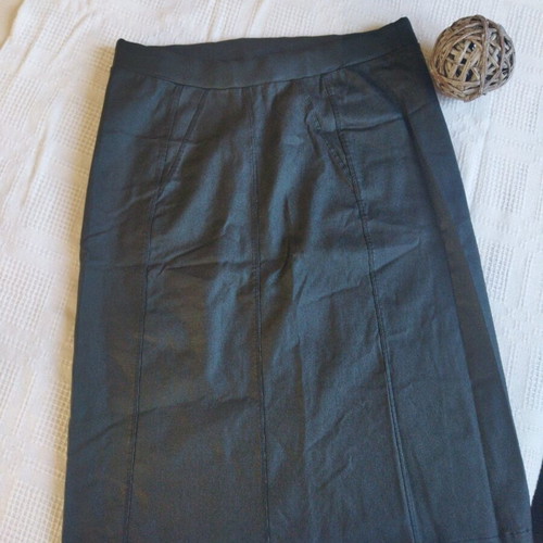 Attrattivo leather skirt like new, black, elastic midi or mini