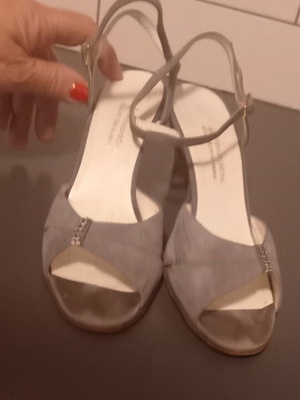 Mouriadi Leather Sandals size 38 like new, gray suede