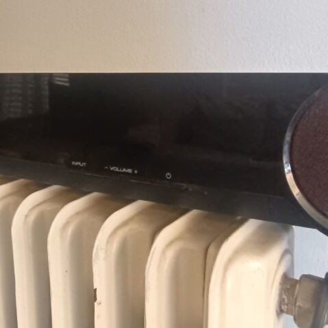Soundbar Yamaha YAS-101 like new with optical cable and remote