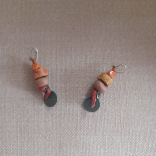 Mini dangling earrings used, wood style