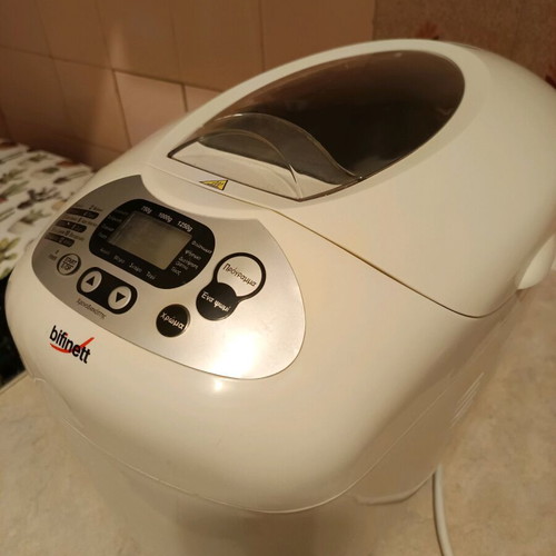 Bread maker like new for bread, cake, and jam