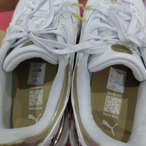 Puma R78 sneakers size 40 new, white