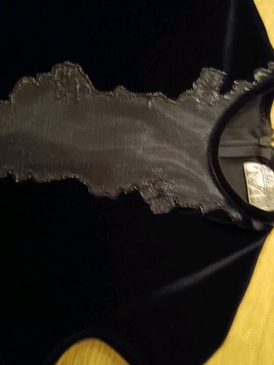 Μαύρο βελούδινο εφαρμοστό φόρεμα με ασημένιο ημιδιάφανο σχέδιο, καινούργιο