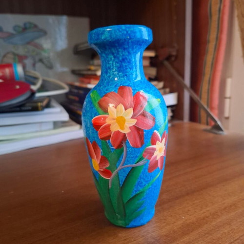 Small hand-painted vase 15 cm, like new