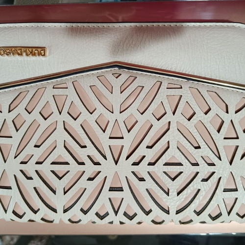 Duki Daso crossbody envelope bag used, beige and white with gold chain