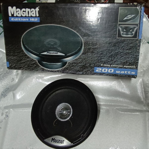 Magnet speakers pair 200 watt, 50w rms, like new