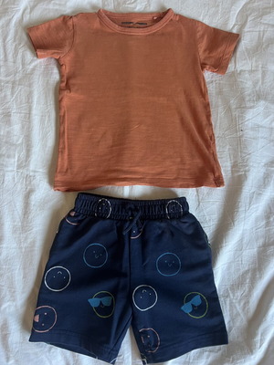 Set of shorts and T-shirt for boy 2-3 years like new