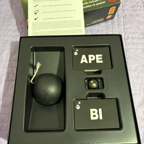Tic Tac Boom board game like new