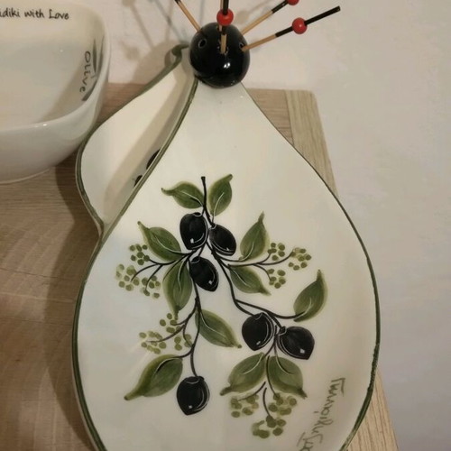 Olives set 5 pieces like new
