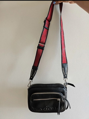 Desigual black crossbody bag with chain strap and mini wallet