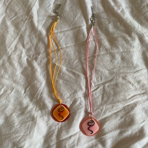Set of two colored necklaces new, pink and orange