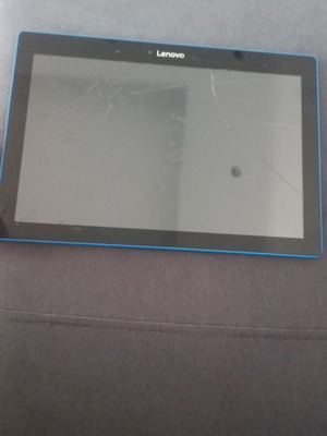 Lenovo μεταχειρισμένο tablet με γρατσουνιές στην οθόνη και πίσω μέρος