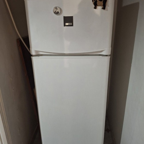 Zanussi refrigerator like new, standard size, not No Frost