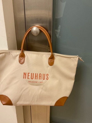 Neuhaus shopper bag new with waterproof lining