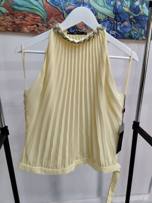 Raxevsky pleated top size M new with tags, butter yellow