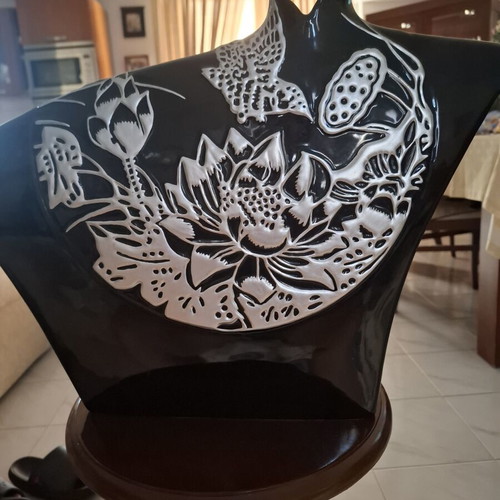 Large polygonal decorative vase