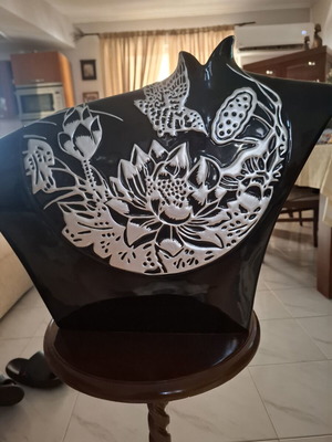 Large polygonal decorative vase